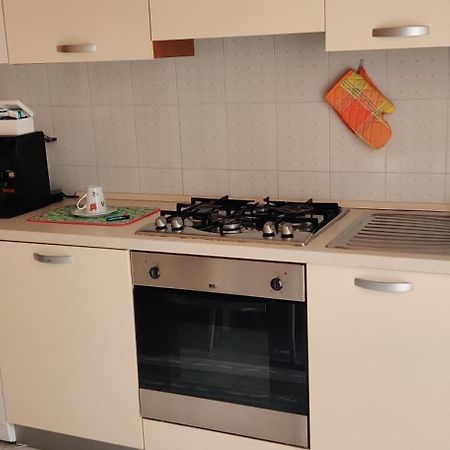 "Casa Sofia" Appartamento Raffalda Zona Clinica Piacenza Luaran gambar