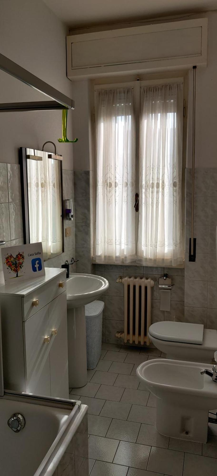 "Casa Sofia" Appartamento Raffalda Zona Clinica Piacenza Luaran gambar